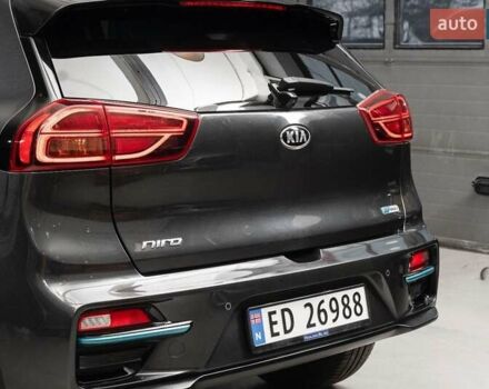 Сірий Кіа Niro, об'ємом двигуна 0 л та пробігом 77 тис. км за 14950 $, фото 5 на Automoto.ua