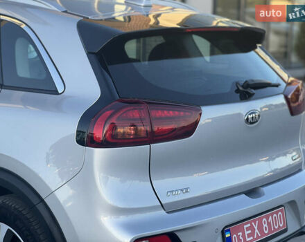 Серый Киа Niro, объемом двигателя 0 л и пробегом 139 тыс. км за 17999 $, фото 18 на Automoto.ua