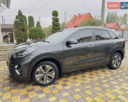 Серый Киа Niro, объемом двигателя 0 л и пробегом 137 тыс. км за 18450 $, фото 2 на Automoto.ua