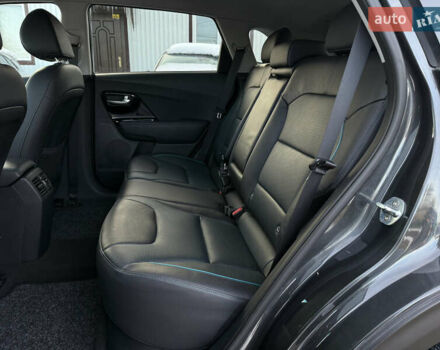 Сірий Кіа Niro, об'ємом двигуна 0 л та пробігом 97 тис. км за 22900 $, фото 78 на Automoto.ua