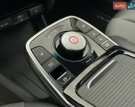 Сірий Кіа Niro, об'ємом двигуна 0 л та пробігом 52 тис. км за 22999 $, фото 56 на Automoto.ua