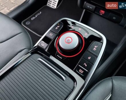 Серый Киа Niro, объемом двигателя 0 л и пробегом 42 тыс. км за 22850 $, фото 40 на Automoto.ua