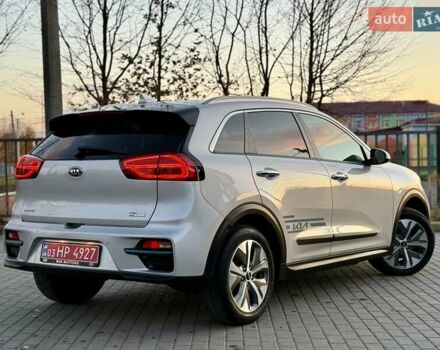Киа Niro 2021 в Бердичеве на Automoto.ua Серый Киа Niro, объемом двигателя 0 л и пробегом 70 тыс. км за 21350 $, фото 18 на Automoto.ua