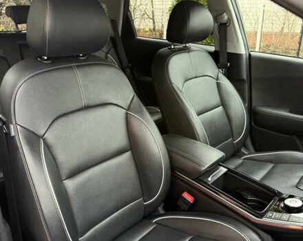 Сірий Кіа Niro, об'ємом двигуна 0 л та пробігом 50 тис. км за 22300 $, фото 58 на Automoto.ua