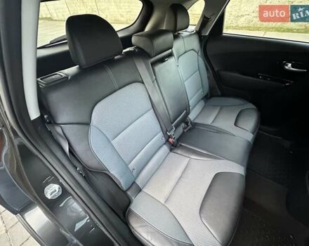 Сірий Кіа Niro, об'ємом двигуна 0 л та пробігом 105 тис. км за 19950 $, фото 29 на Automoto.ua