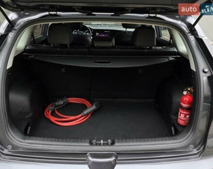 Серый Киа Niro, объемом двигателя 0 л и пробегом 153 тыс. км за 17950 $, фото 30 на Automoto.ua