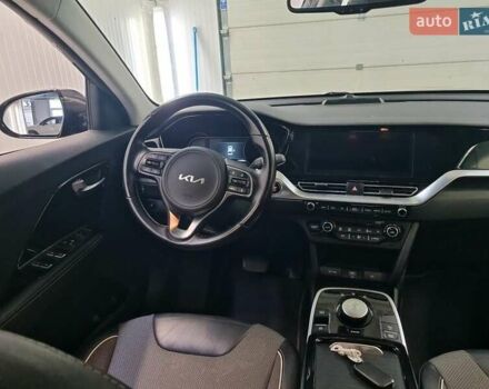 Сірий Кіа Niro, об'ємом двигуна 0 л та пробігом 111 тис. км за 19999 $, фото 5 на Automoto.ua
