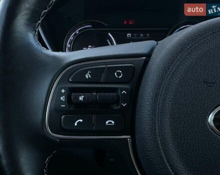 Сірий Кіа Niro, об'ємом двигуна 0 л та пробігом 100 тис. км за 21900 $, фото 42 на Automoto.ua