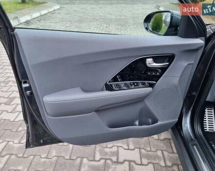 Серый Киа Niro, объемом двигателя 0 л и пробегом 42 тыс. км за 22850 $, фото 19 на Automoto.ua