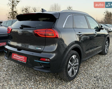 Серый Киа Niro, объемом двигателя 0 л и пробегом 82 тыс. км за 22900 $, фото 20 на Automoto.ua