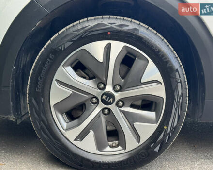 Сірий Кіа Niro, об'ємом двигуна 0 л та пробігом 141 тис. км за 17799 $, фото 60 на Automoto.ua