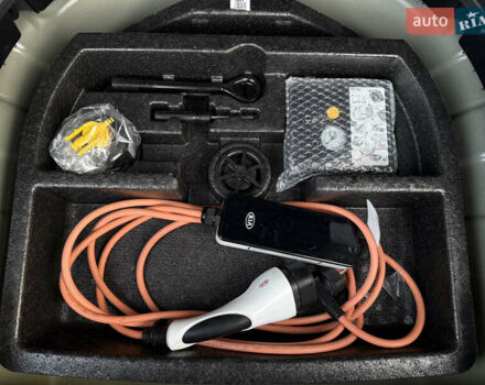 Сірий Кіа Niro, об'ємом двигуна 0 л та пробігом 97 тис. км за 22900 $, фото 87 на Automoto.ua