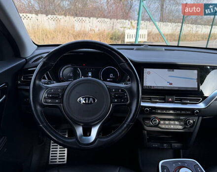 Серый Киа Niro, объемом двигателя 0 л и пробегом 82 тыс. км за 22900 $, фото 43 на Automoto.ua