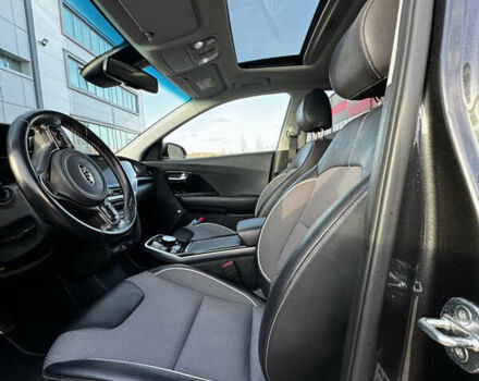 Серый Киа Niro, объемом двигателя 0 л и пробегом 86 тыс. км за 23400 $, фото 46 на Automoto.ua