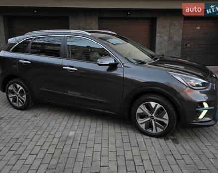 Сірий Кіа Niro, об'ємом двигуна 0 л та пробігом 136 тис. км за 18899 $, фото 3 на Automoto.ua