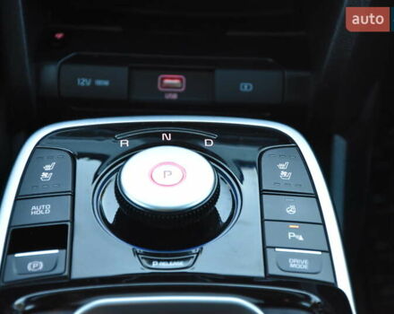 Сірий Кіа Niro, об'ємом двигуна 0 л та пробігом 99 тис. км за 22880 $, фото 41 на Automoto.ua