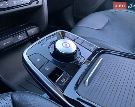 Серый Киа Niro, объемом двигателя 0 л и пробегом 66 тыс. км за 24200 $, фото 7 на Automoto.ua