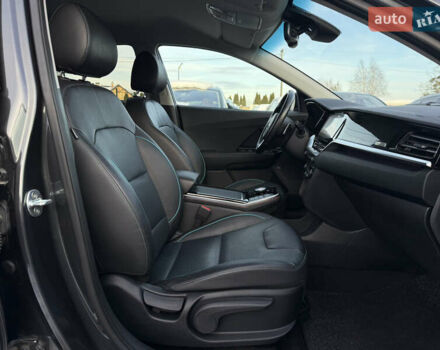 Сірий Кіа Niro, об'ємом двигуна 0 л та пробігом 97 тис. км за 22900 $, фото 93 на Automoto.ua