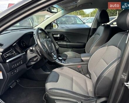 Серый Киа Niro, объемом двигателя 0 л и пробегом 67 тыс. км за 22400 $, фото 26 на Automoto.ua