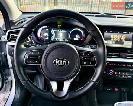 Киа Niro 2021 в Бердичеве на Automoto.ua Серый Киа Niro, объемом двигателя 0 л и пробегом 70 тыс. км за 21350 $, фото 58 на Automoto.ua