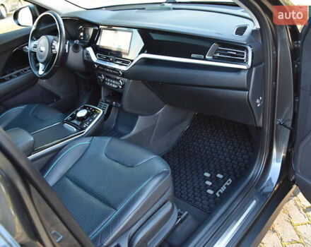 Сірий Кіа Niro, об'ємом двигуна 0 л та пробігом 99 тис. км за 22880 $, фото 33 на Automoto.ua
