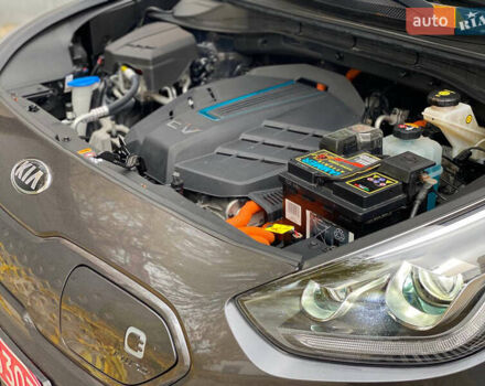 Серый Киа Niro, объемом двигателя 0 л и пробегом 149 тыс. км за 18550 $, фото 30 на Automoto.ua