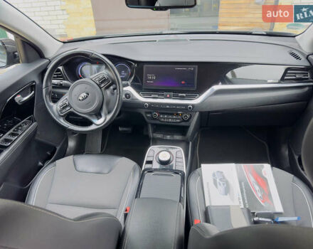 Серый Киа Niro, объемом двигателя 0 л и пробегом 137 тыс. км за 18950 $, фото 40 на Automoto.ua