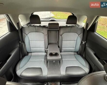 Сірий Кіа Niro, об'ємом двигуна 0 л та пробігом 101 тис. км за 19300 $, фото 27 на Automoto.ua