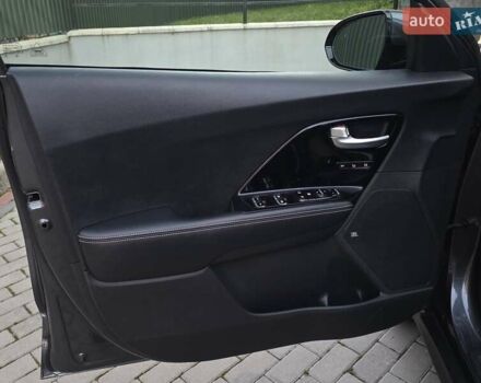 Сірий Кіа Niro, об'ємом двигуна 0 л та пробігом 136 тис. км за 18899 $, фото 19 на Automoto.ua
