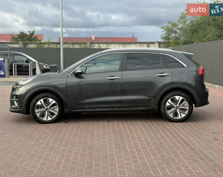 Серый Киа Niro, объемом двигателя 0 л и пробегом 77 тыс. км за 20990 $, фото 4 на Automoto.ua