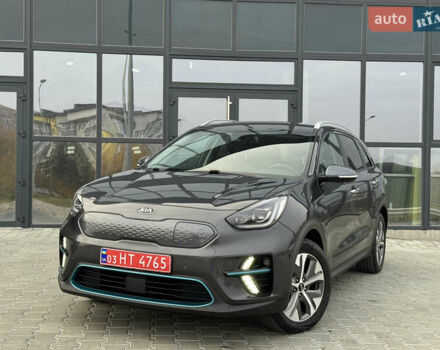 Серый Киа Niro, объемом двигателя 0 л и пробегом 147 тыс. км за 18450 $, фото 4 на Automoto.ua