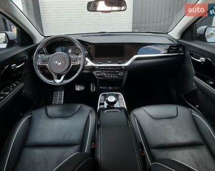 Серый Киа Niro, объемом двигателя 0 л и пробегом 32 тыс. км за 23500 $, фото 46 на Automoto.ua