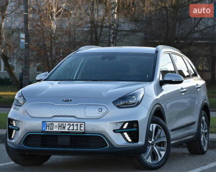 Серый Киа Niro, объемом двигателя 0 л и пробегом 23 тыс. км за 24590 $, фото 1 на Automoto.ua