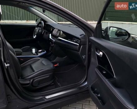 Сірий Кіа Niro, об'ємом двигуна 0 л та пробігом 136 тис. км за 18899 $, фото 33 на Automoto.ua