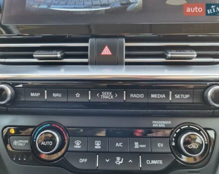 Серый Киа Niro, объемом двигателя 0 л и пробегом 121 тыс. км за 18750 $, фото 46 на Automoto.ua