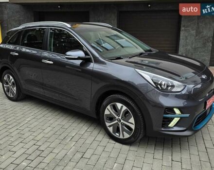 Серый Киа Niro, объемом двигателя 0 л и пробегом 153 тыс. км за 17950 $, фото 3 на Automoto.ua