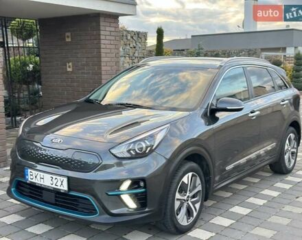 Сірий Кіа Niro, об'ємом двигуна 0 л та пробігом 105 тис. км за 19950 $, фото 17 на Automoto.ua