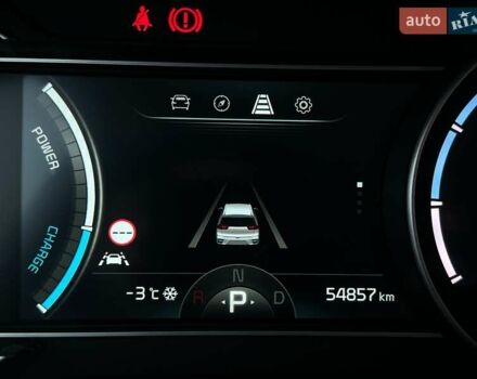 Серый Киа Niro, объемом двигателя 0 л и пробегом 54 тыс. км за 23900 $, фото 49 на Automoto.ua