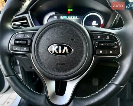 Киа Niro 2021 в Бердичеве на Automoto.ua Серый Киа Niro, объемом двигателя 0 л и пробегом 70 тыс. км за 21350 $, фото 59 на Automoto.ua