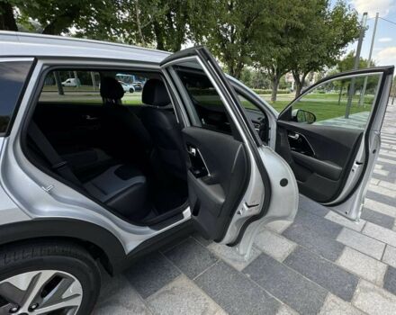 Серый Киа Niro, объемом двигателя 2 л и пробегом 98 тыс. км за 19200 $, фото 15 на Automoto.ua