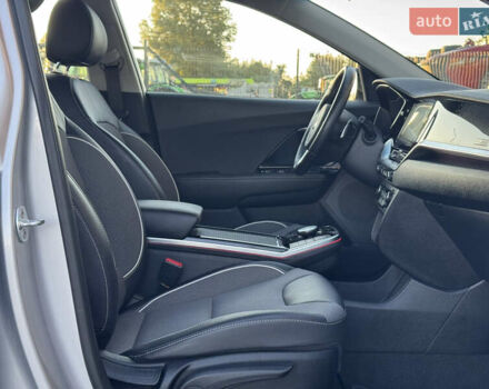 Серый Киа Niro, объемом двигателя 0 л и пробегом 139 тыс. км за 17999 $, фото 40 на Automoto.ua