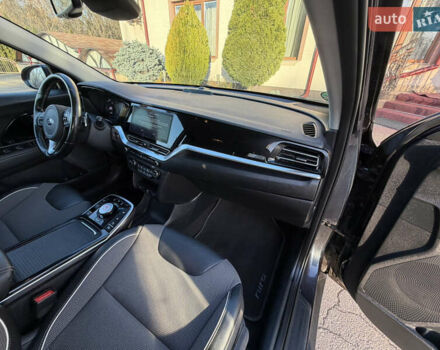 Серый Киа Niro, объемом двигателя 0 л и пробегом 157 тыс. км за 18350 $, фото 24 на Automoto.ua