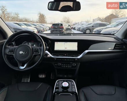 Сірий Кіа Niro, об'ємом двигуна 0 л та пробігом 97 тис. км за 22900 $, фото 57 на Automoto.ua