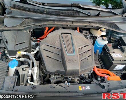 Серый Киа Niro, объемом двигателя 0 л и пробегом 72 тыс. км за 22000 $, фото 3 на Automoto.ua