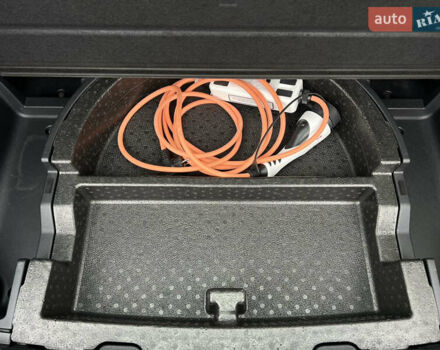 Серый Киа Niro, объемом двигателя 0 л и пробегом 107 тыс. км за 20903 $, фото 32 на Automoto.ua