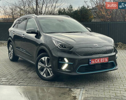 Сірий Кіа Niro, об'ємом двигуна 0 л та пробігом 52 тис. км за 22999 $, фото 2 на Automoto.ua