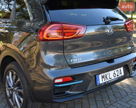 Сірий Кіа Niro, об'ємом двигуна 0 л та пробігом 99 тис. км за 22880 $, фото 11 на Automoto.ua