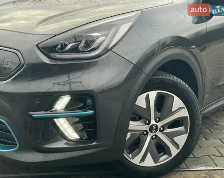Сірий Кіа Niro, об'ємом двигуна 0 л та пробігом 52 тис. км за 22999 $, фото 8 на Automoto.ua