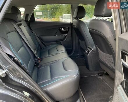 Серый Киа Niro, объемом двигателя 0 л и пробегом 66 тыс. км за 24200 $, фото 48 на Automoto.ua