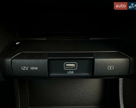 Серый Киа Niro, объемом двигателя 0 л и пробегом 54 тыс. км за 23900 $, фото 11 на Automoto.ua